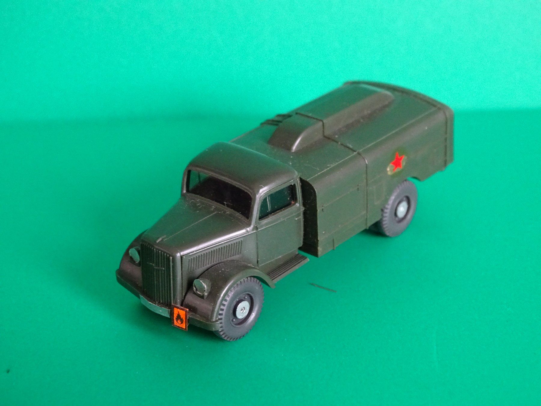Wiking Modellini d'auto: Armee LKW von Wiking 1/87 – Usato da Bretzwil venduto da Meex 1