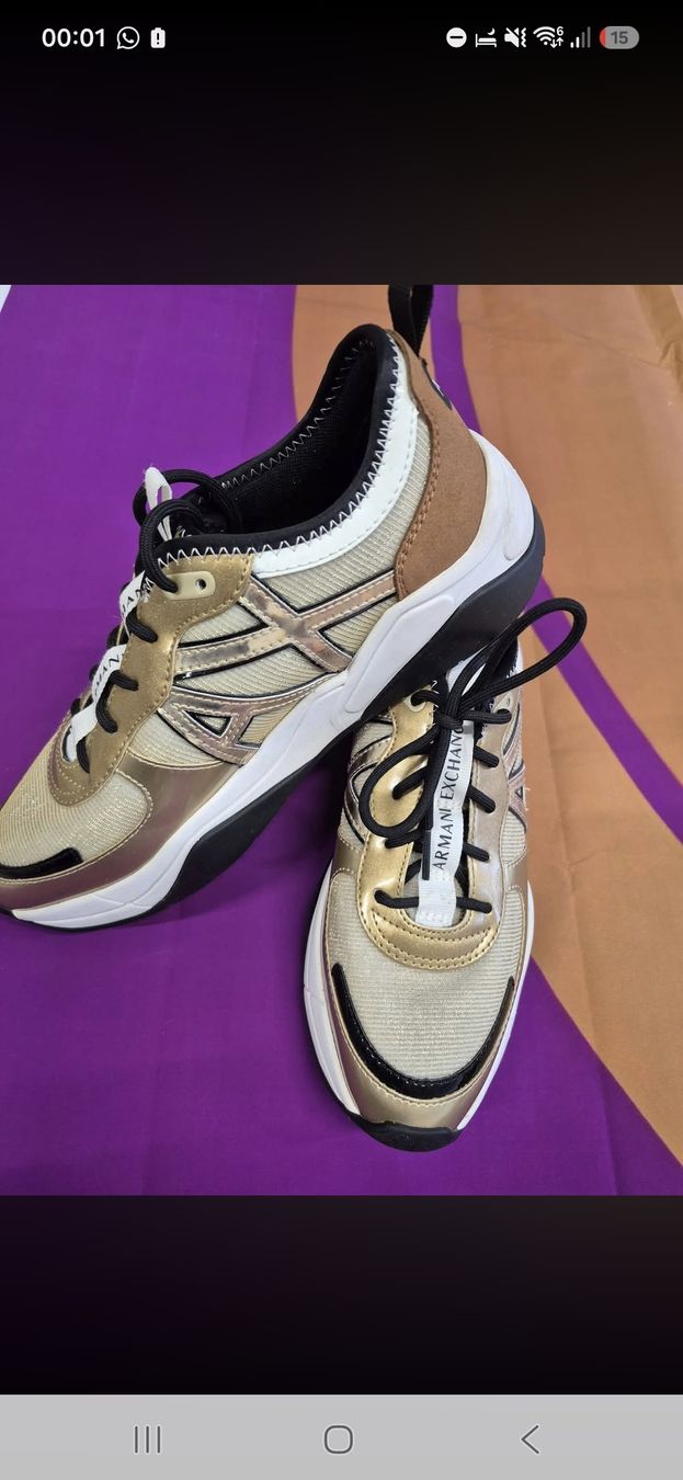 Armani Scarpe da uomo: Baskets Armani Exchange ornées dorées taille 40 comme neuf – Nuovo (secondo la descrizione) da St-Pierre-Clages venduto da _RV 1