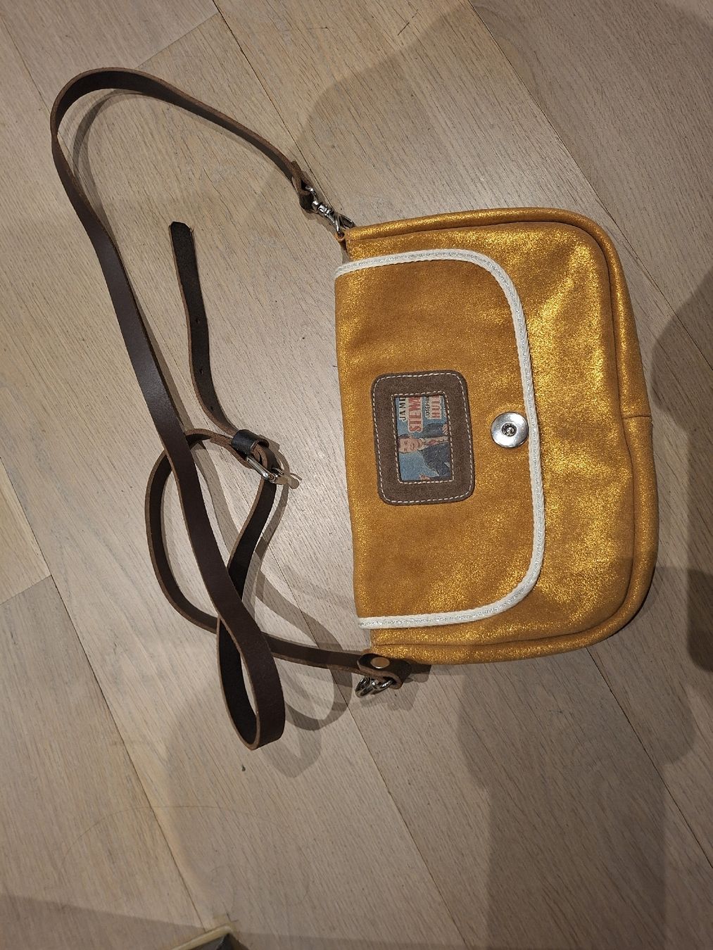 Borse da donna: Vintage style gold shoulder bag – Usato da Zürich venduto da oli_p8cc 2