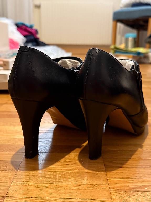 Scarpe da donna: chaussures clarks pour femme taille 40 – Usato da Lausanne venduto da beatriz_g 1