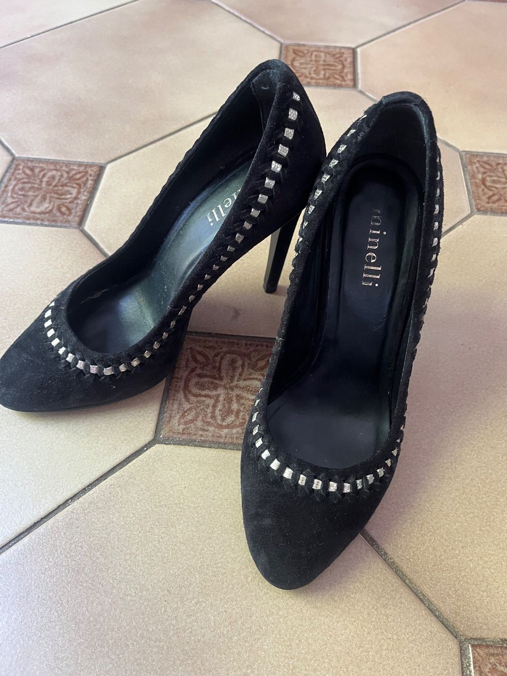 Scarpe da donna: Escarpins noirs Minelli T 36 – Usato da Bellevue venduto da utilisatratice