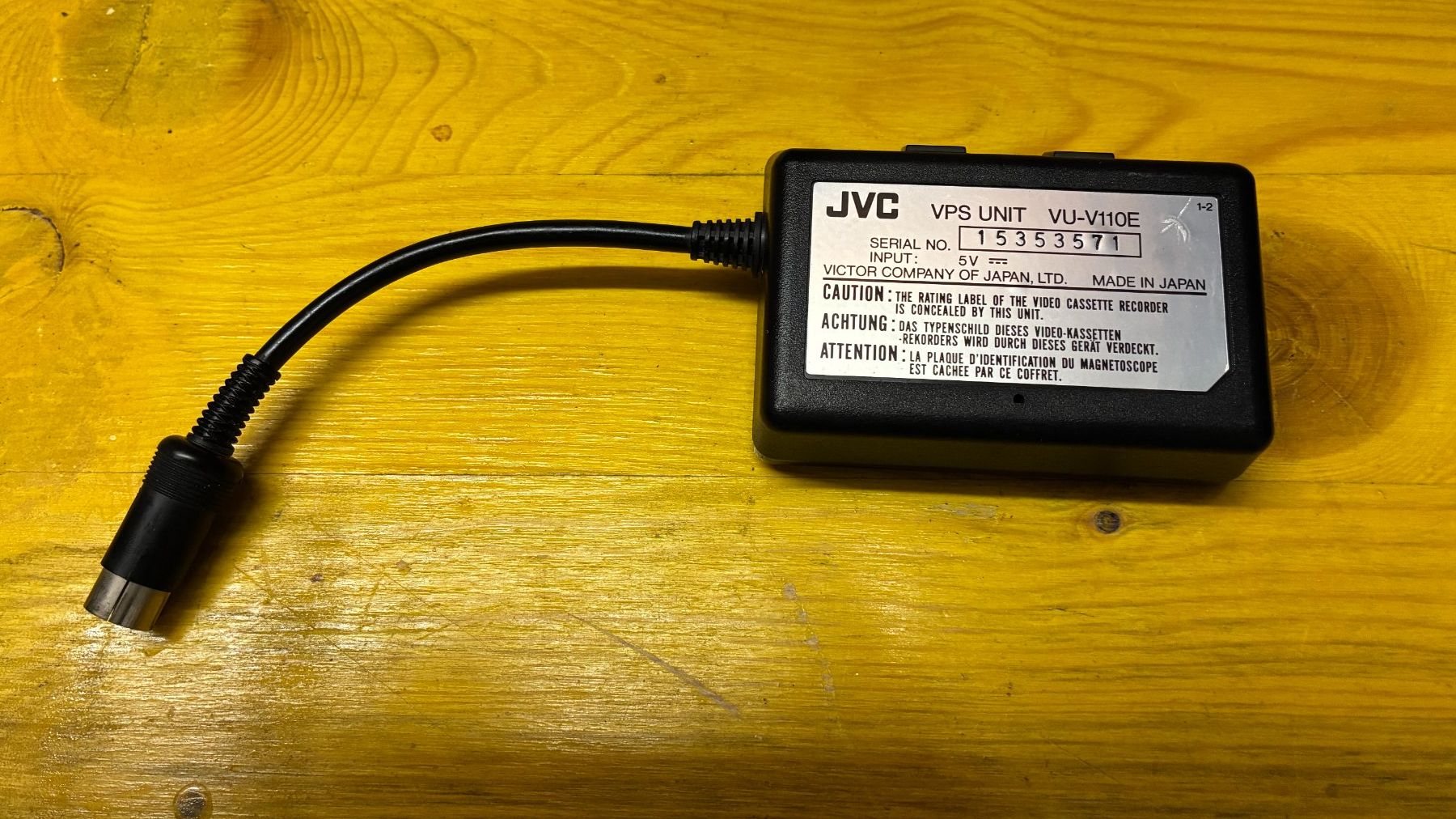 JVC Registratori: JVC HR-S5500E SVHS Videorekorder – Difettoso da Effretikon venduto da Swisscanadian 4