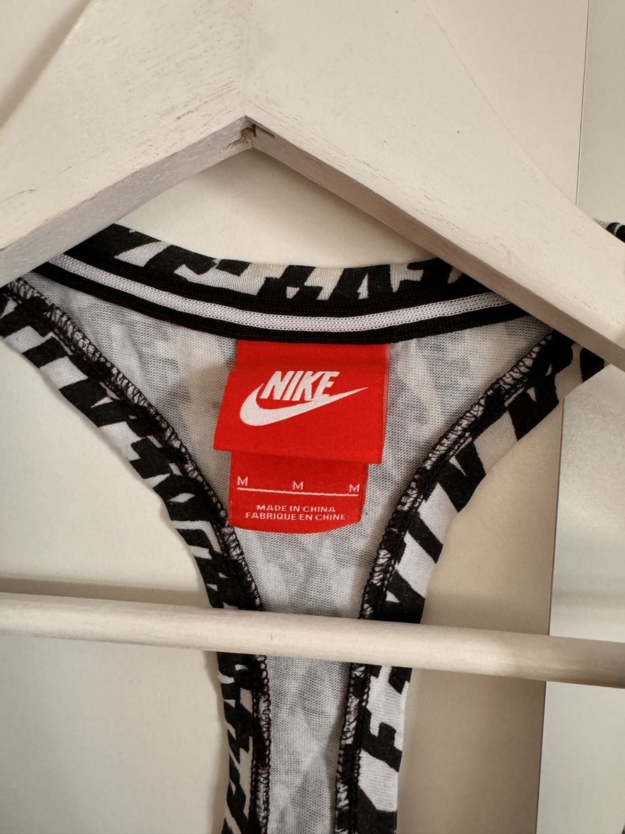 Nike Top: Nike Sporttop M – Nuovo (secondo la descrizione) da Richterswil venduto da Manu55555 3