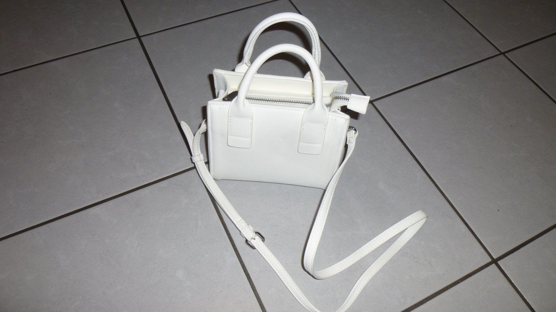 Borse da donna: Handtasche weiss Kunstleder NEU – Nuovo (secondo la descrizione) da Triengen venduto da misterpicknicker