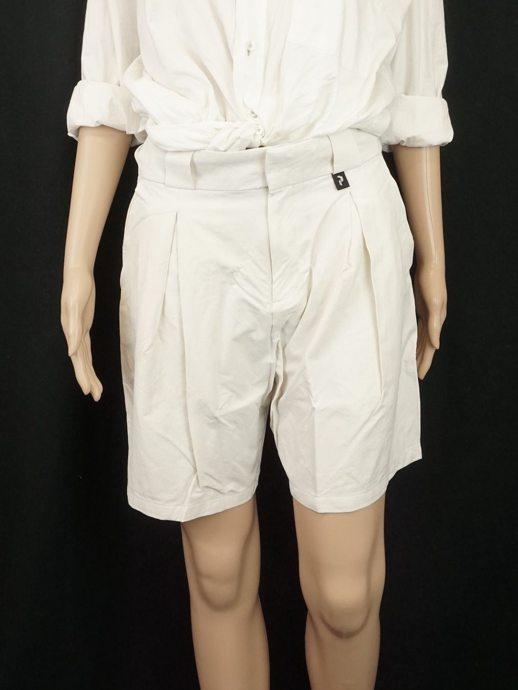 Peak Performance Pantaloni: Peak Performance Damen Shorts – Gr. 27 – Usato da Pratteln venduto da Restwert_Pratteln