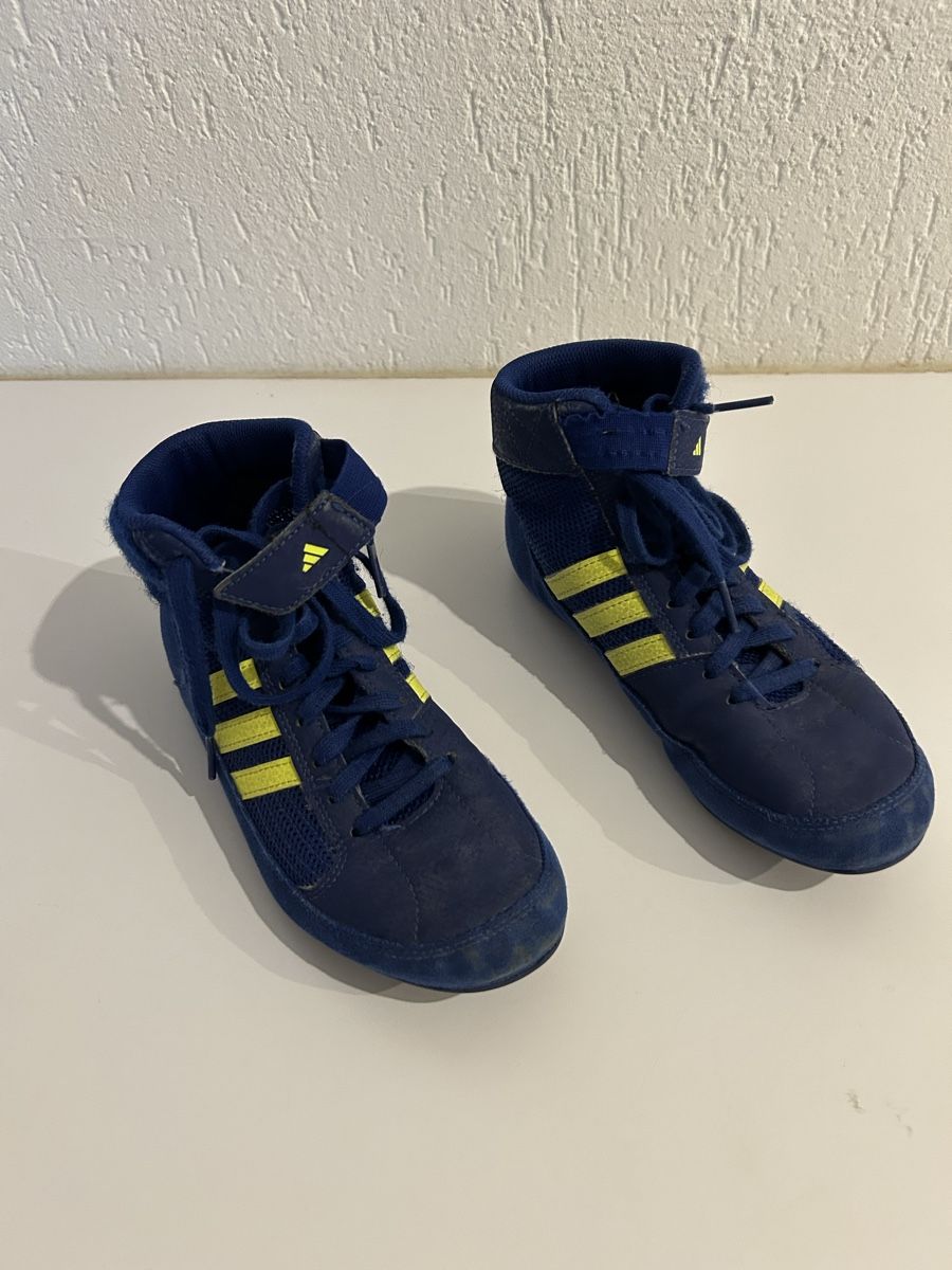 Adidas Scarpe da uomo: Ringerschuhe Gr. 35 – Usato da Illighausen venduto da Schneckli01