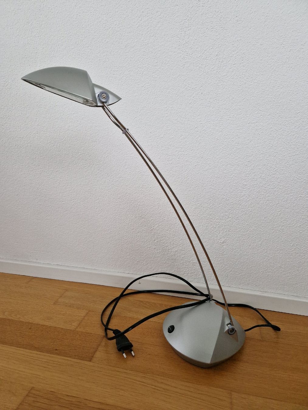 Lampen: Schreibtischlampe mit 2 Helligkeitsstufen – Gebraucht aus Lachen SZ von It_is_what_it_is