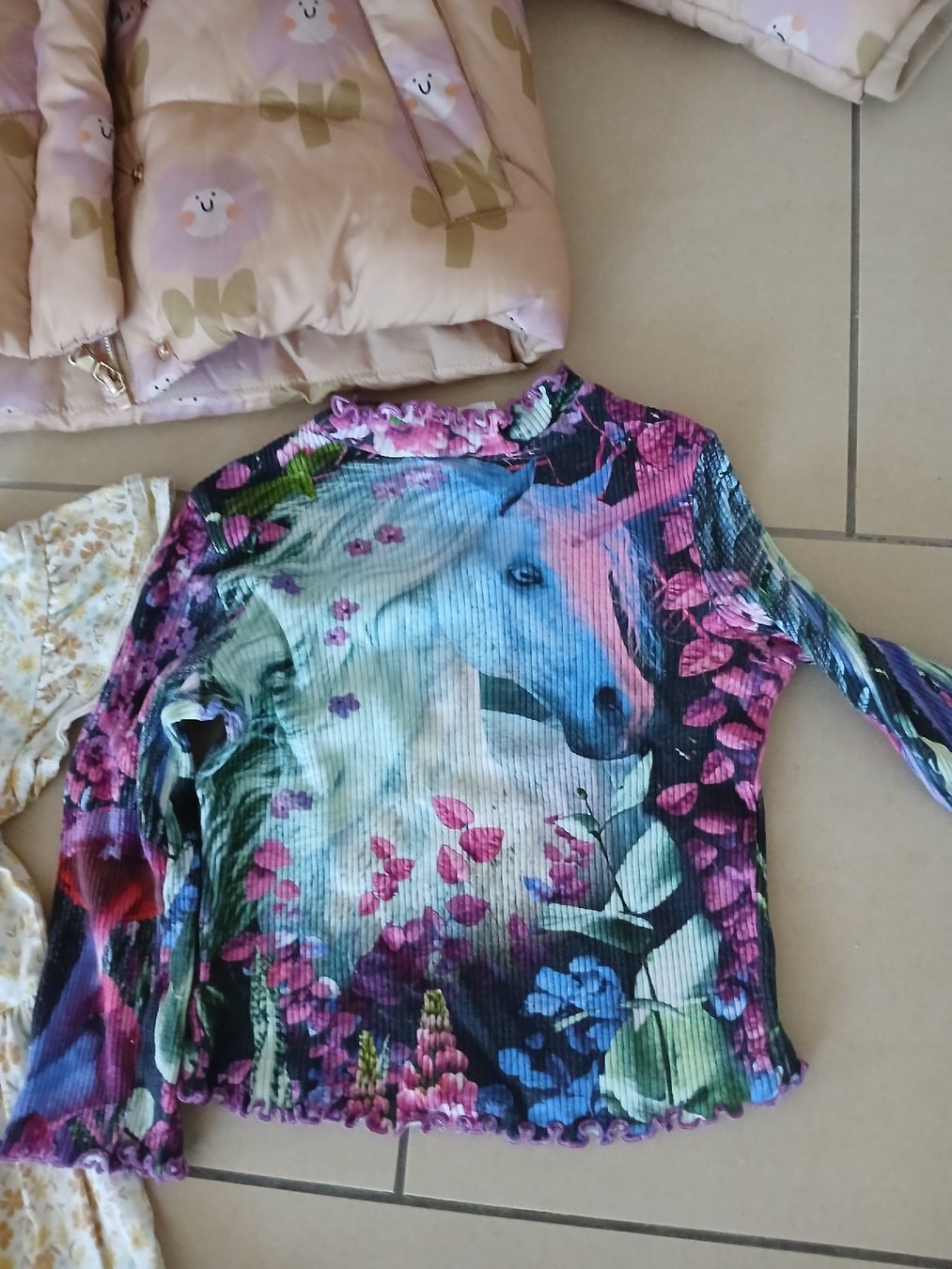 Lotti & Set di vestiti: schönes Mädchenset  3-4 Jahre – Usato da Hinwil venduto da Sabirose9 1