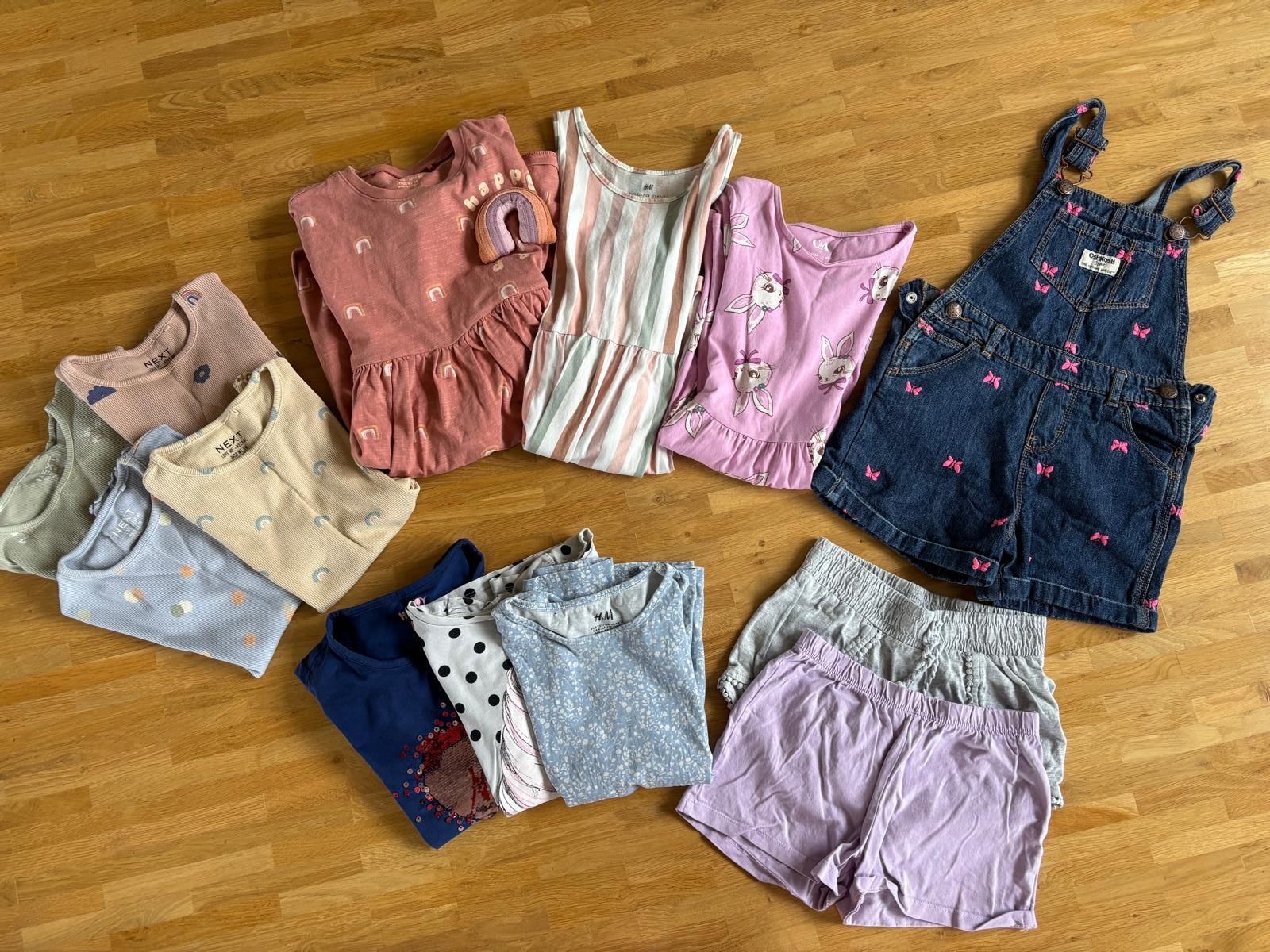 Lotti & Set di vestiti: Kleiderpaket Sommer Mädchen 110 / 116 – Usato da Pfungen venduto da olipop_91
