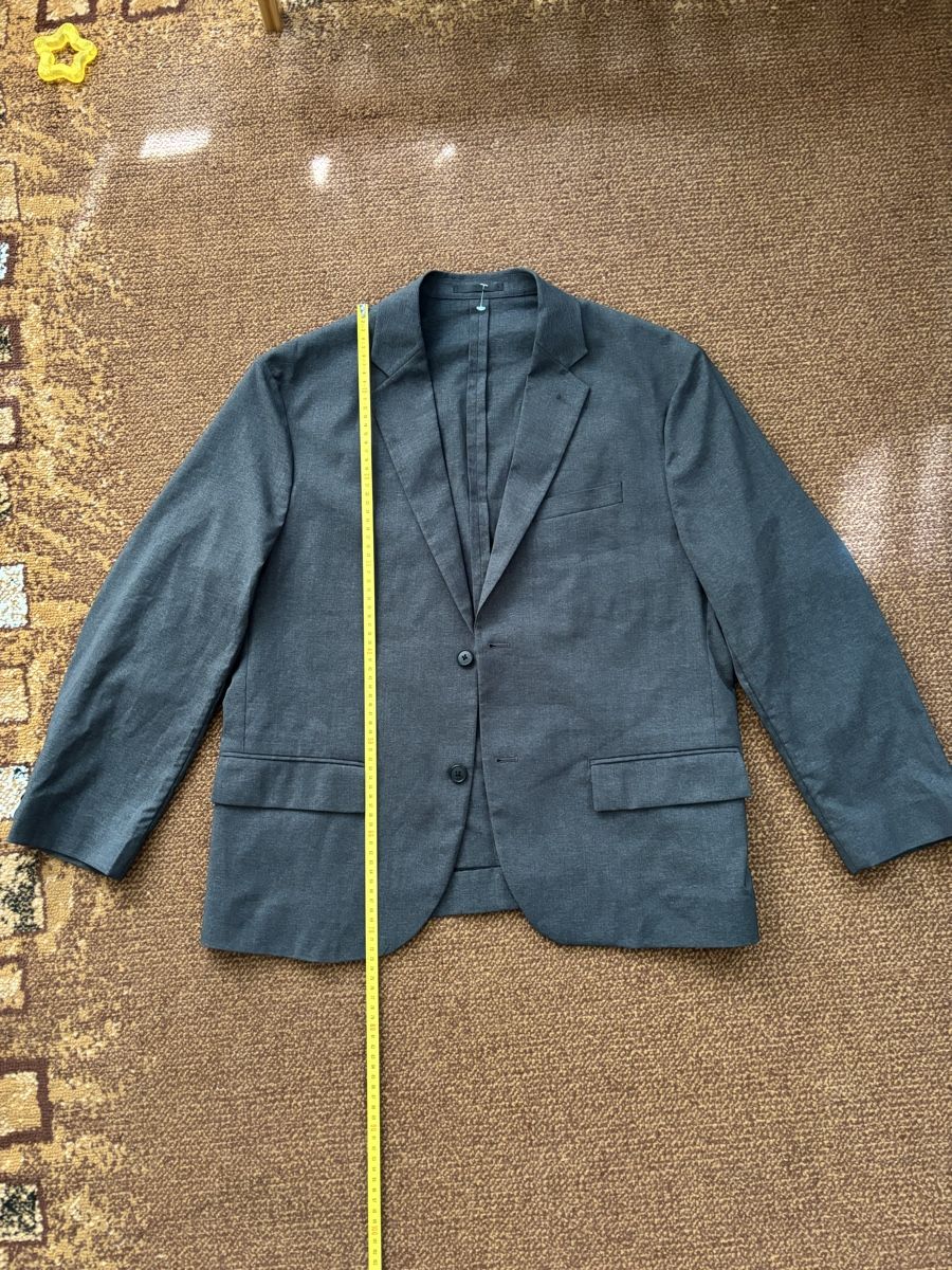 Completi: Suit – Nuovo (secondo la descrizione) da Genève venduto da Second_Hand_Ch