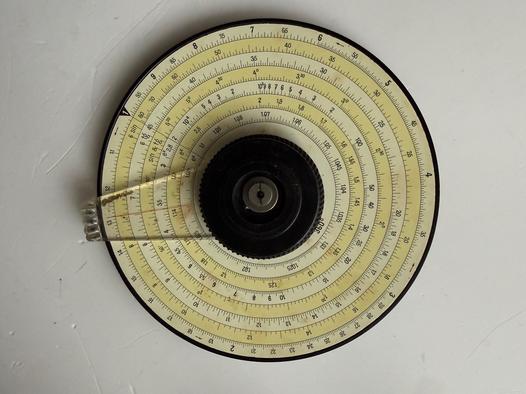 Calculatrices: LOGA Rechen-Scheibe – D'occasion à Zwingen par moje1 1