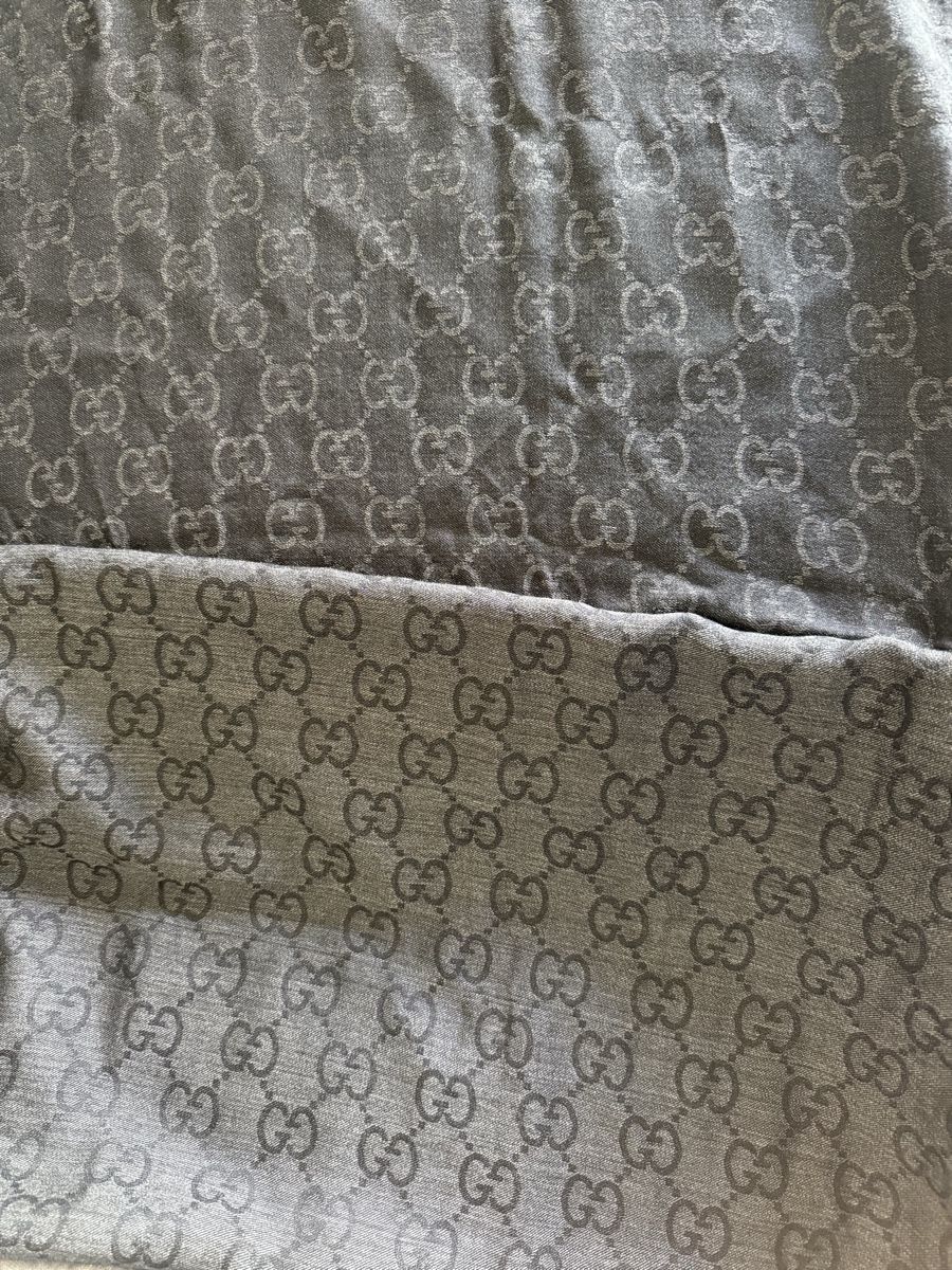 Gucci Foulard & Sciarpe: Gucci Schal Woll-Seiden-Mischung – Usato da Zollikon venduto da snowflake10- 1