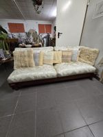 Kuscheliges Sofa inkl. Kissen