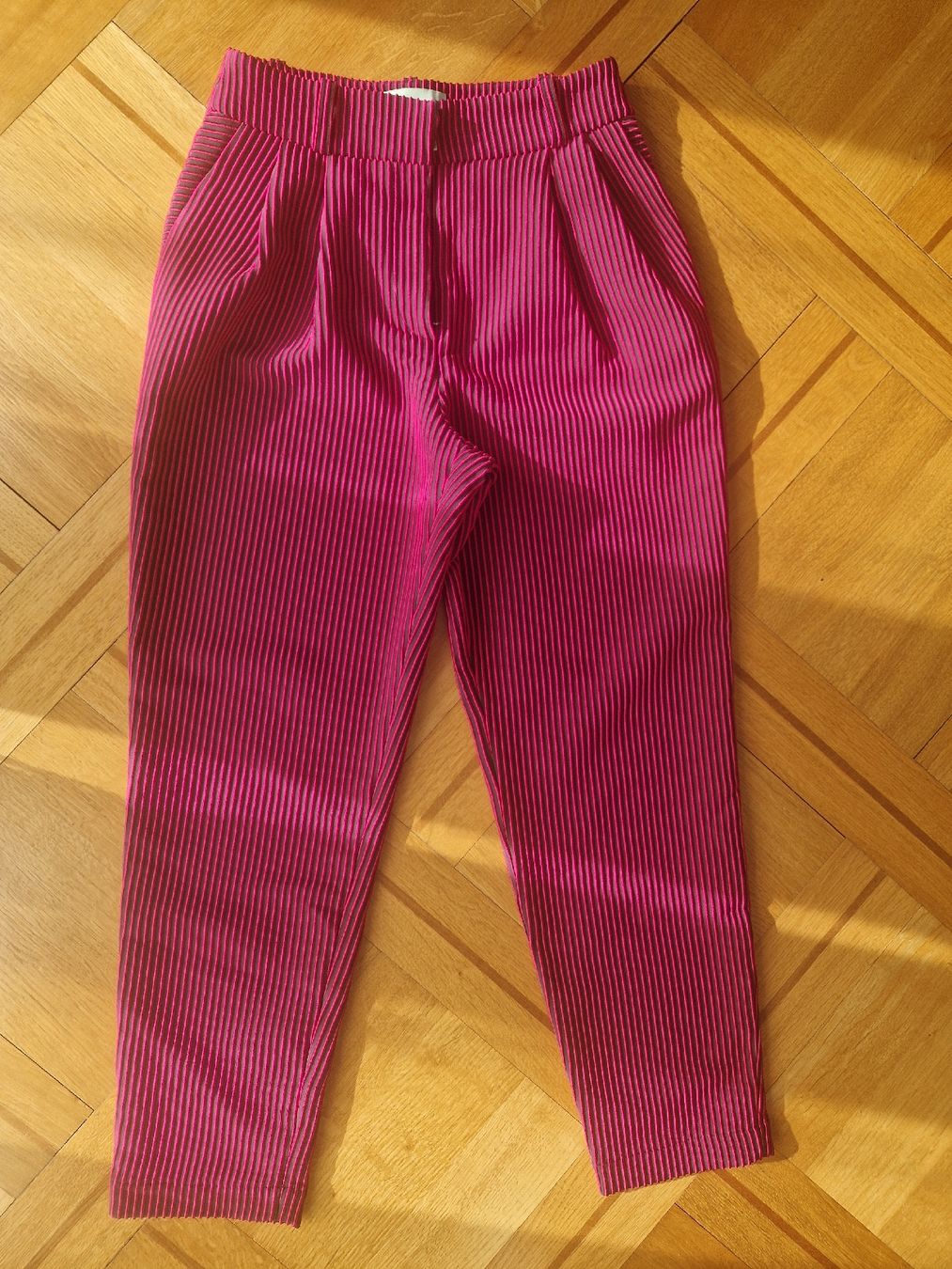 Pantaloni: Pantalon Heimstone modèle Gabriel – Nuovo e nell'imballaggio originale da Pully venduto da Patriciaeve