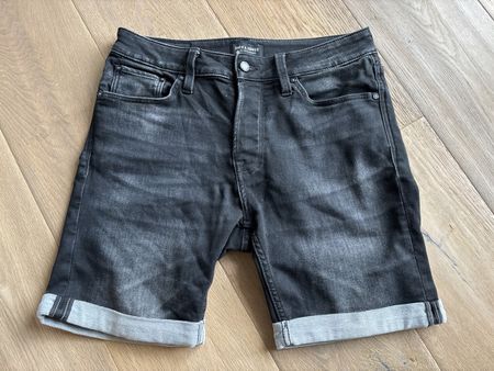 Jack & Jones Regular Fit Denim Shorts, Schwarz, Gr. S, Top!