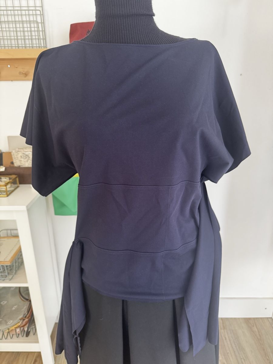 Cos T-shirt: Elegantes Shirt von Cos – Usato da Luzern venduto da Barbella12 2