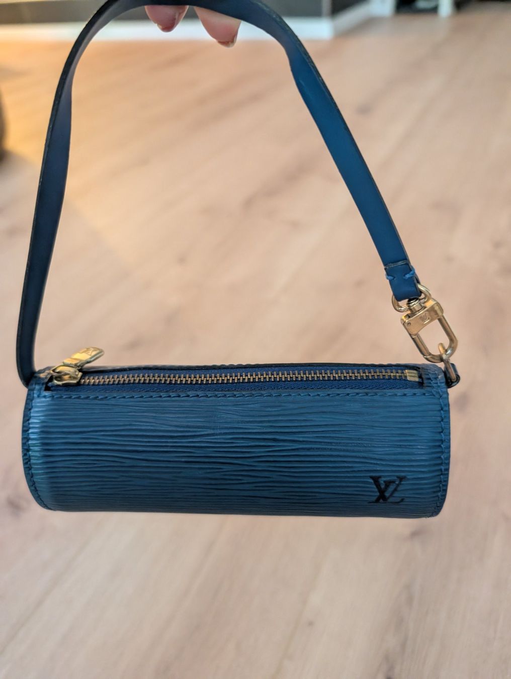 Louis Vuitton Borse da donna: Louis Vuitton Mini Soufflot Epi Blue – Nuovo (secondo la descrizione) da Schwerzenbach venduto da may_5qnm