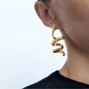 Zara Orecchini pendenti & Orecchini a lobo: goldfarbene Statement-Ohrringe – Spiraldesign – Nuovo (secondo la descrizione) da Teufen AR venduto da amo_hz5k 1