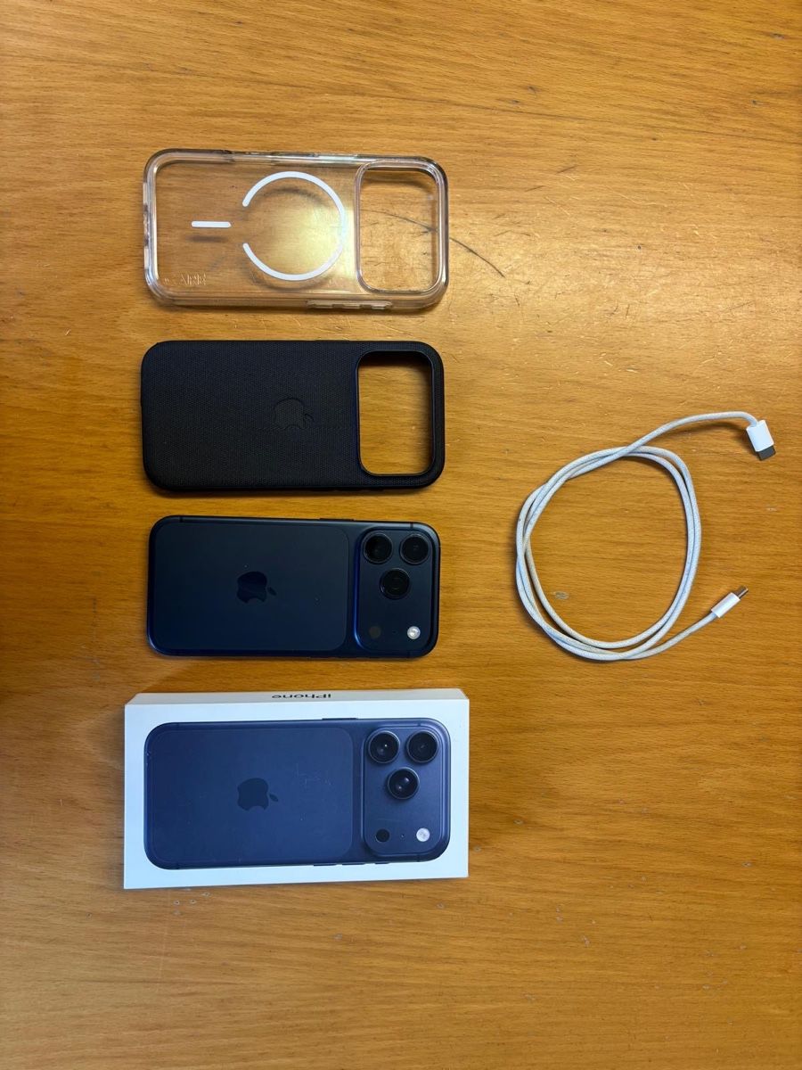 Apple Telefoni cellulari / Smartphones: iPhone 17 Pro, Deep Blue 256 GB – Usato da Raron venduto da fab_k8tr