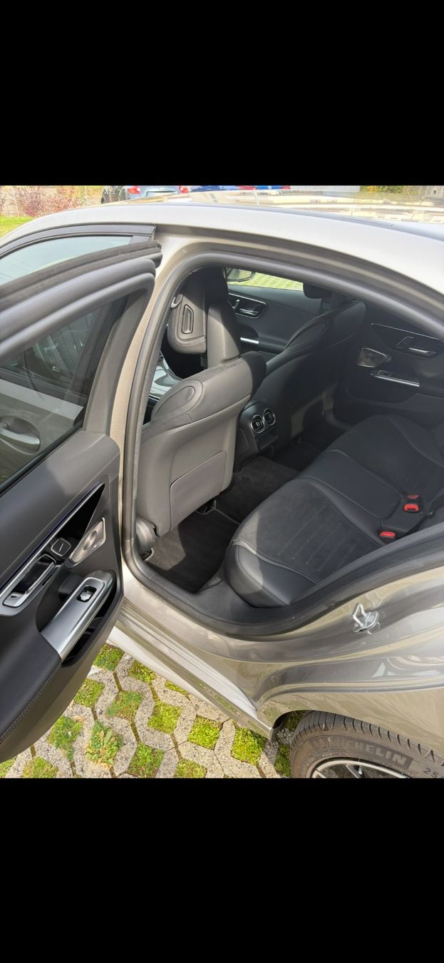 Mercedes-Benz Automobili: Mercedes-Benz C300e AMG Line – Usato da Prangins venduto da jeh_x8px 7