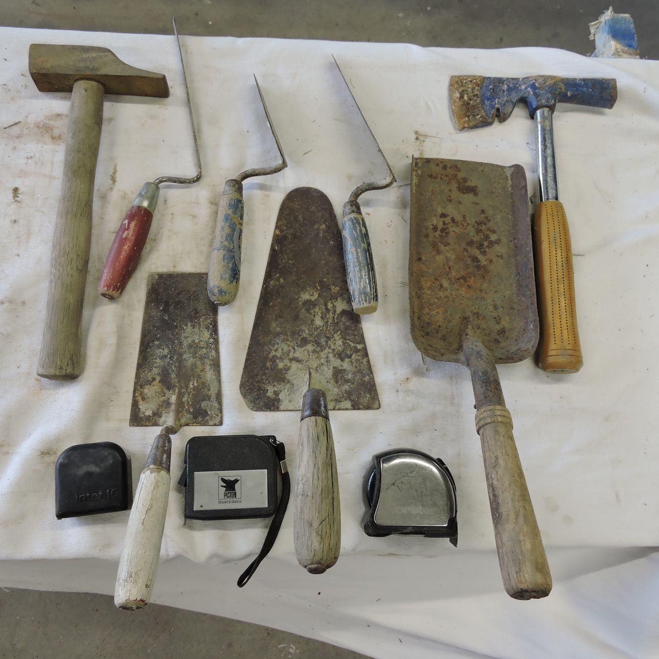 Tutti gli attrezzi: Bau Handwerkzeuge Set Nr.4 – Usato da Meikirch venduto da rva_q8c7
