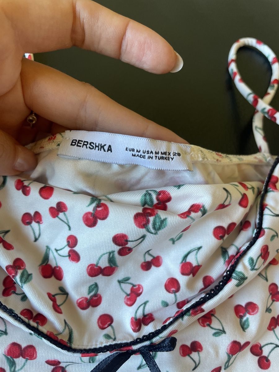Bershka Top: Bershka Cute Cherry Print top – Nuovo (secondo la descrizione) da St-Gingolph venduto da Ynatka 1