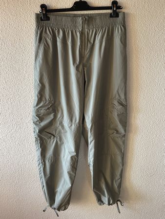 Neu H&M Move Hellolive Cargohose – Gr. M