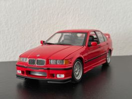 BMW 318is E36 1:18 UT Models