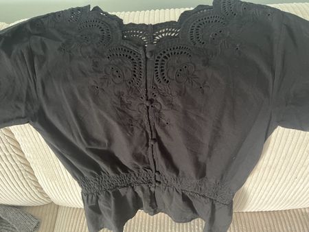 Schwarze Spitzen-Bluse mit Raffung, Gr. S 