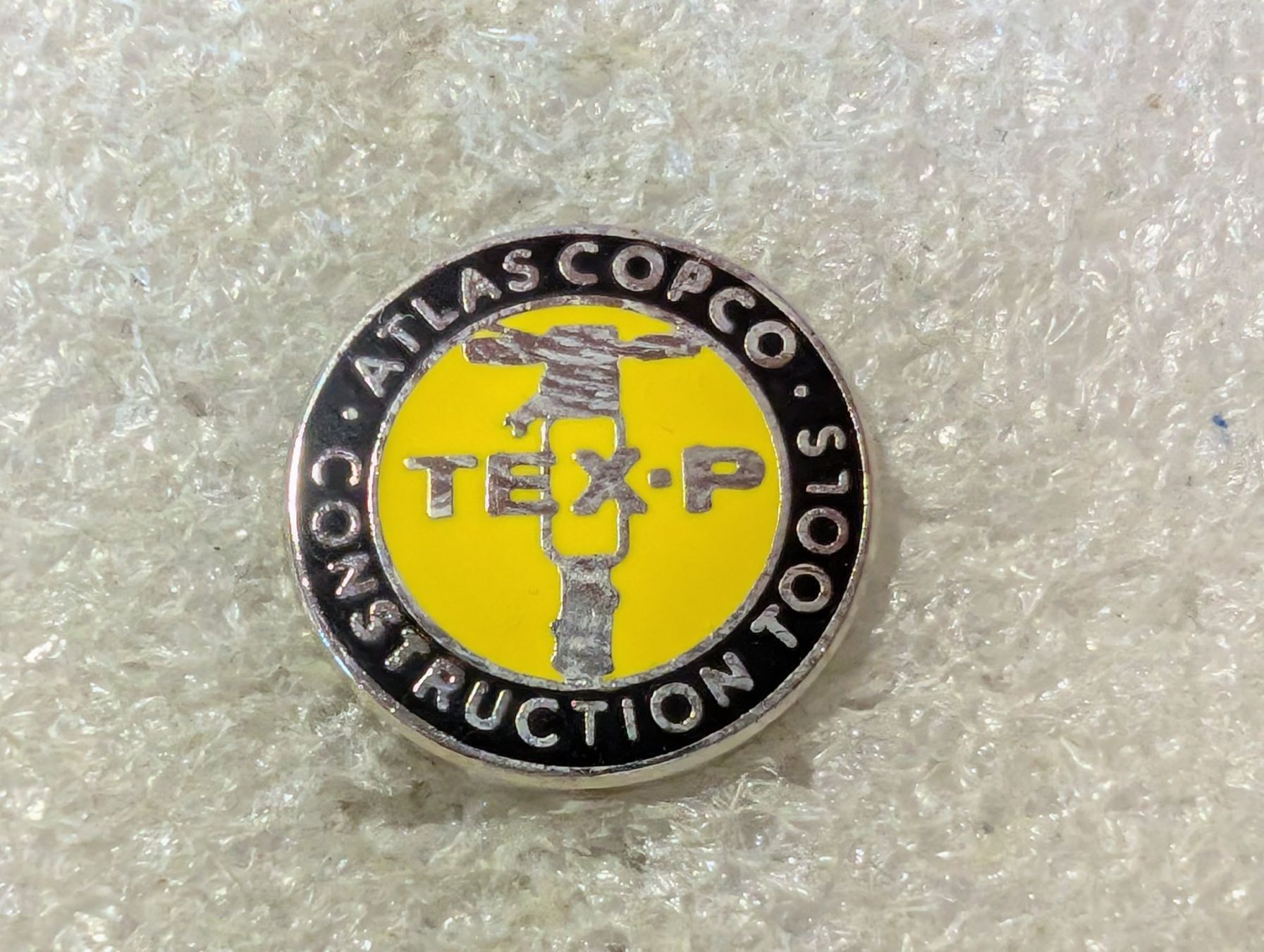 Placchette & Badge: Ansteckpin 172: Tex-P – Usato da Oppligen venduto da Pin-Fall-Shop