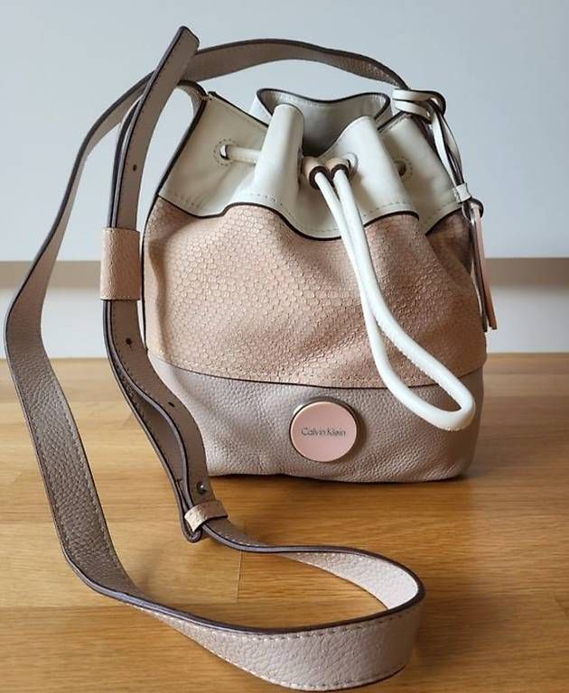 Calvin Klein Borse da donna: Calvin Klein Beuteltasche – Usato da Winkel venduto da aivahmolina