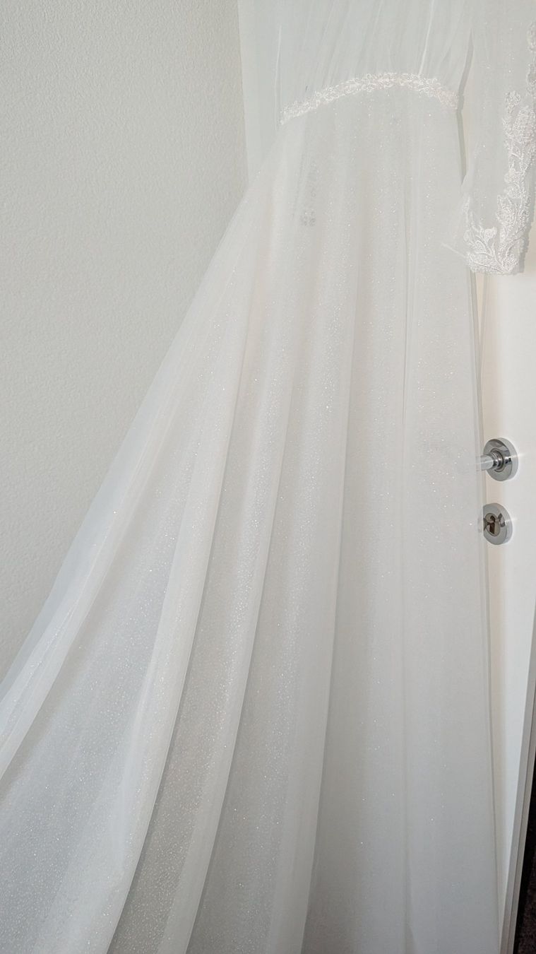 Kleider: Brautkleid / Cape / Überrock – Neu und originalverpackt aus Wängi von Maelstrom 3