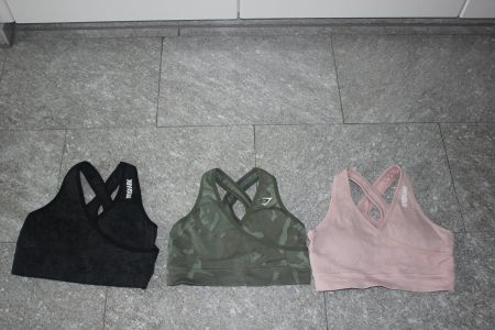 Set aus drei Gymshark Bustiers, Grösse S