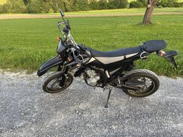 Yamaha 250 mit Koffer