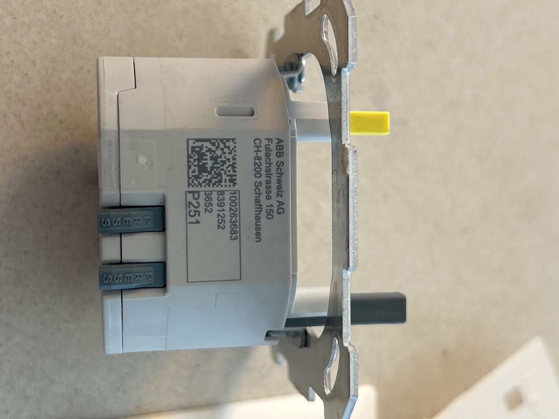 ABB Stecker: Feller UP T13 mit FI Schutz – Gebraucht aus zürich von pauloreal 2