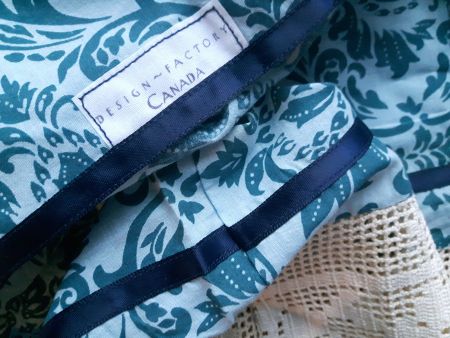 Bolero Shrug Gr. S Vintage Design~Factory Kanada