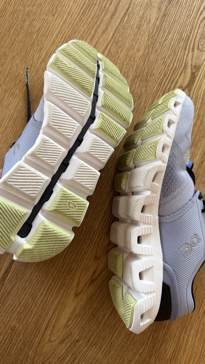 On Scarpe da donna: On Cloud X  Running Shoes size 38 – Usato da Boswil venduto da hey.itsme 3
