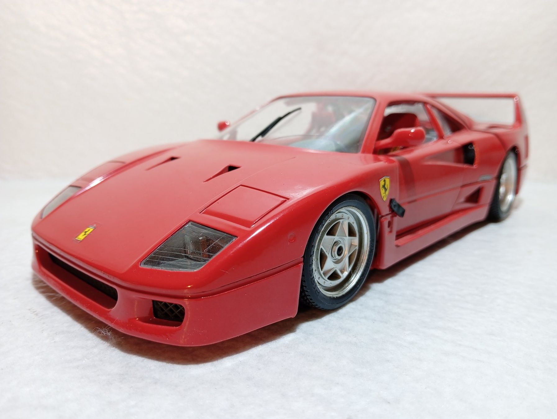 Ferrari Voitures modèles: Ferrari F40 – D'occasion à Huttwil par Secondtrain