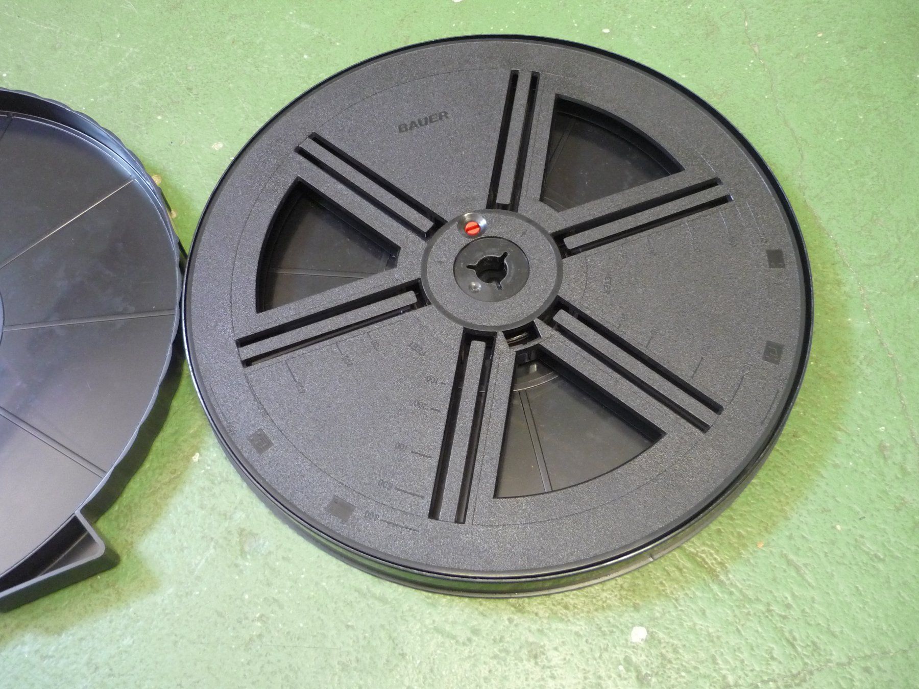 Apparecchi a nastro: Bauer Plastikspule mit Schutzhülle 26.5cm – Usato da Beringen venduto da Flatretriever 1