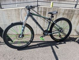 Mountainbike Scott grau mit grünen Details gebraucht