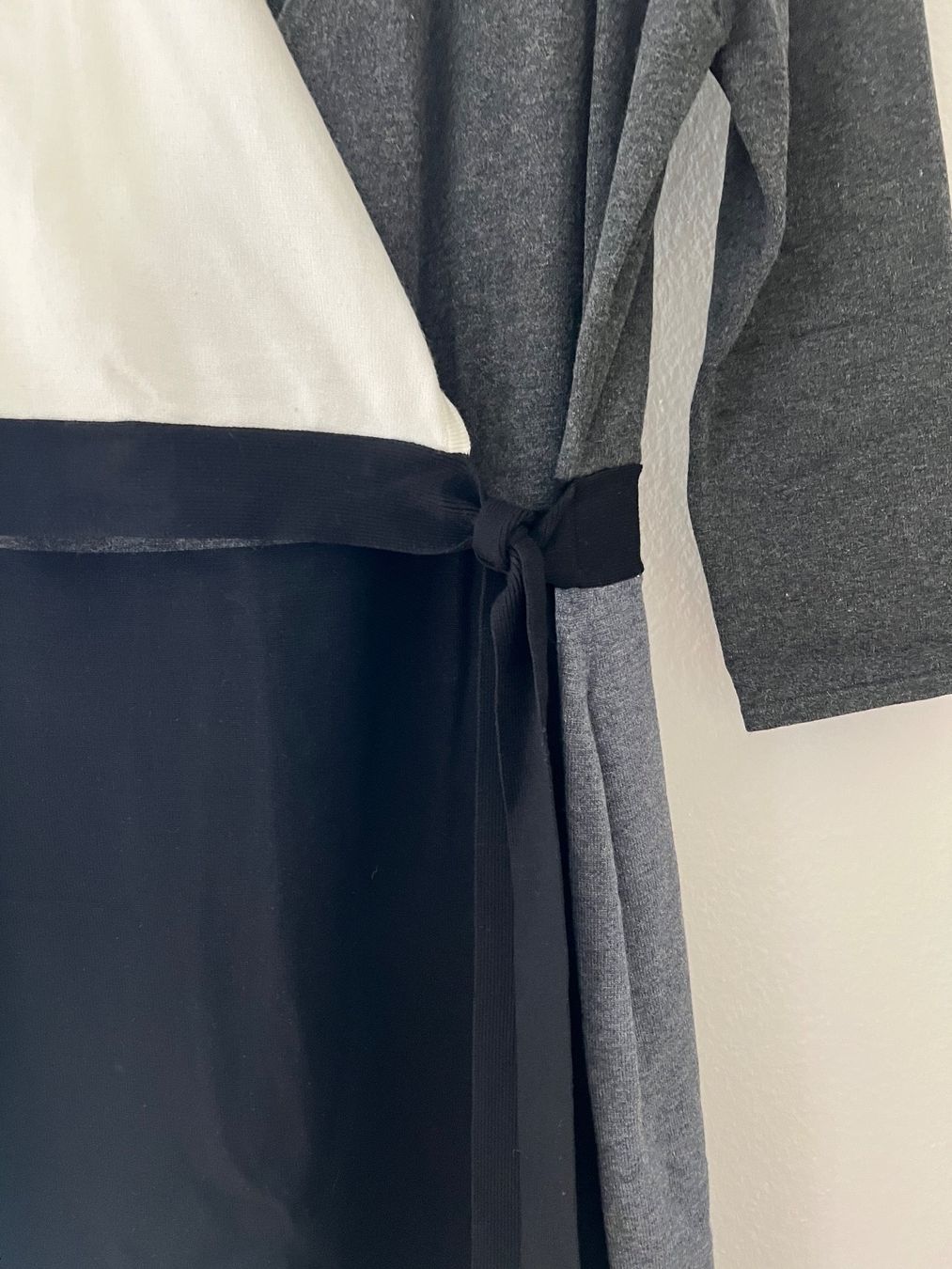 Kleider: Winter Damen kleid Phase Eight 40 – Gebraucht aus Nürensdorf von and_5tlm 1