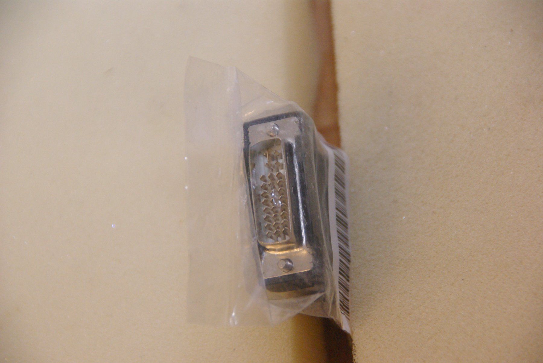 Unità & Adattatore: VGA auf DVI-D Adapter, schwarz – Nuovo e nell'imballaggio originale da Herisau venduto da Cevianer1844 2