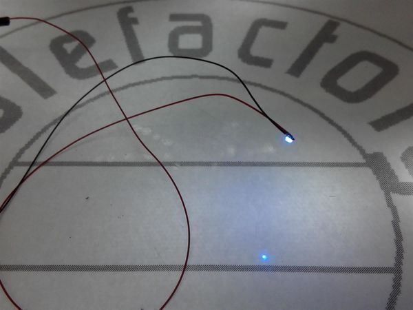 Componenti elettronici: LED SMD 0402 verkabelt, blau – Nuovo (secondo la descrizione) da Luzern venduto da Salefactory 1