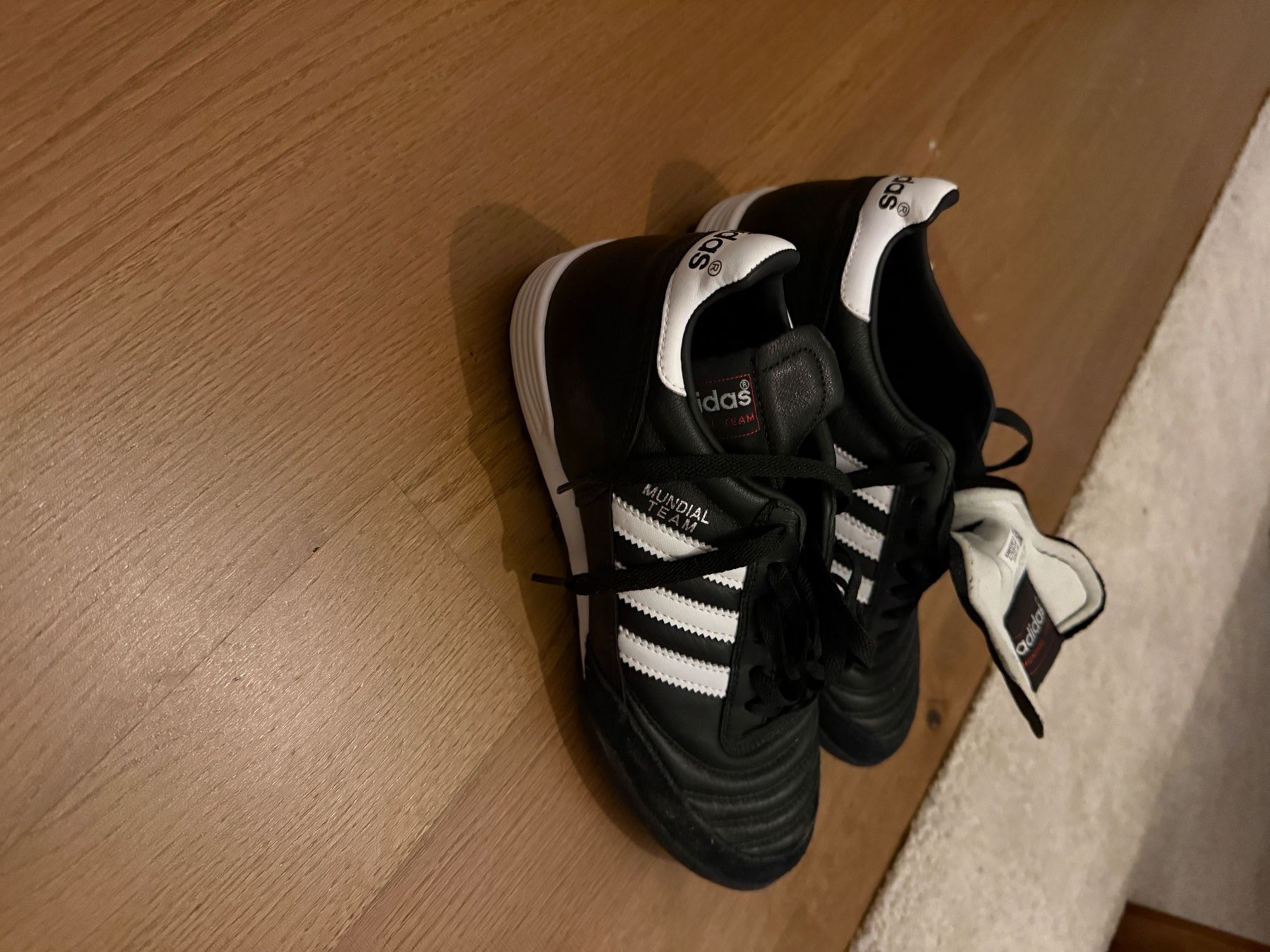 Adidas Herrenschuhe: Fussballschuhe – Gebraucht aus Köniz von Avdi-pulaj