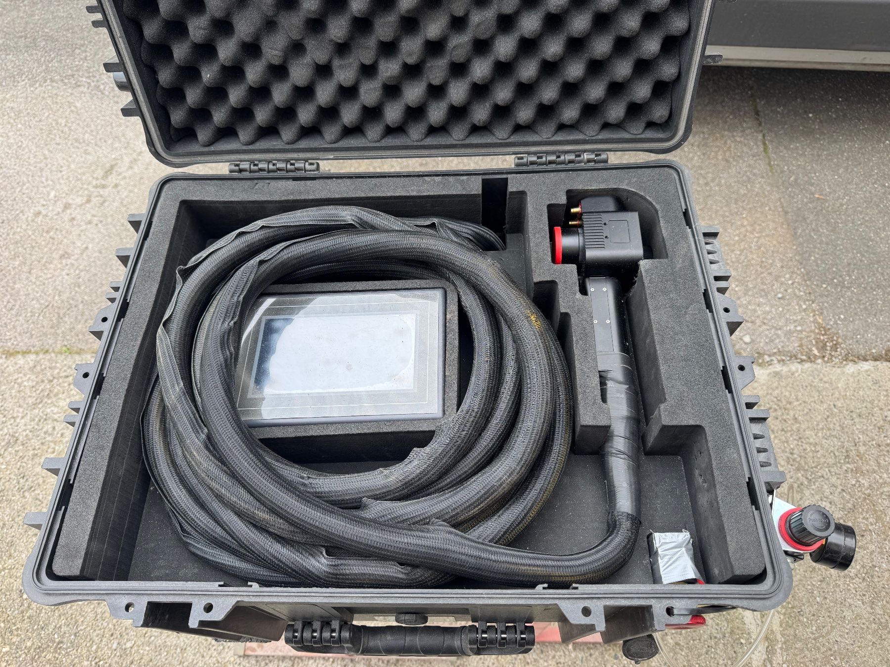 Alle Werkzeuge: Laser Puls Reinigungsgerät 500W – Neu (gemäss Beschreibung) aus Kriechenwil von BrainBee 2
