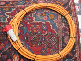 PUR Kabel 5x6.0° 15.5 Meter mit CEE Kupplung.