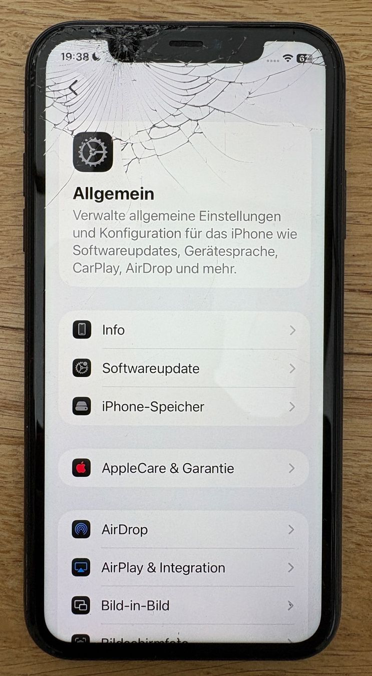 Apple Telefoni cellulari / Smartphones: Apple iPhone 11 128 GB Display defekt – Difettoso da Embrach venduto da Decius