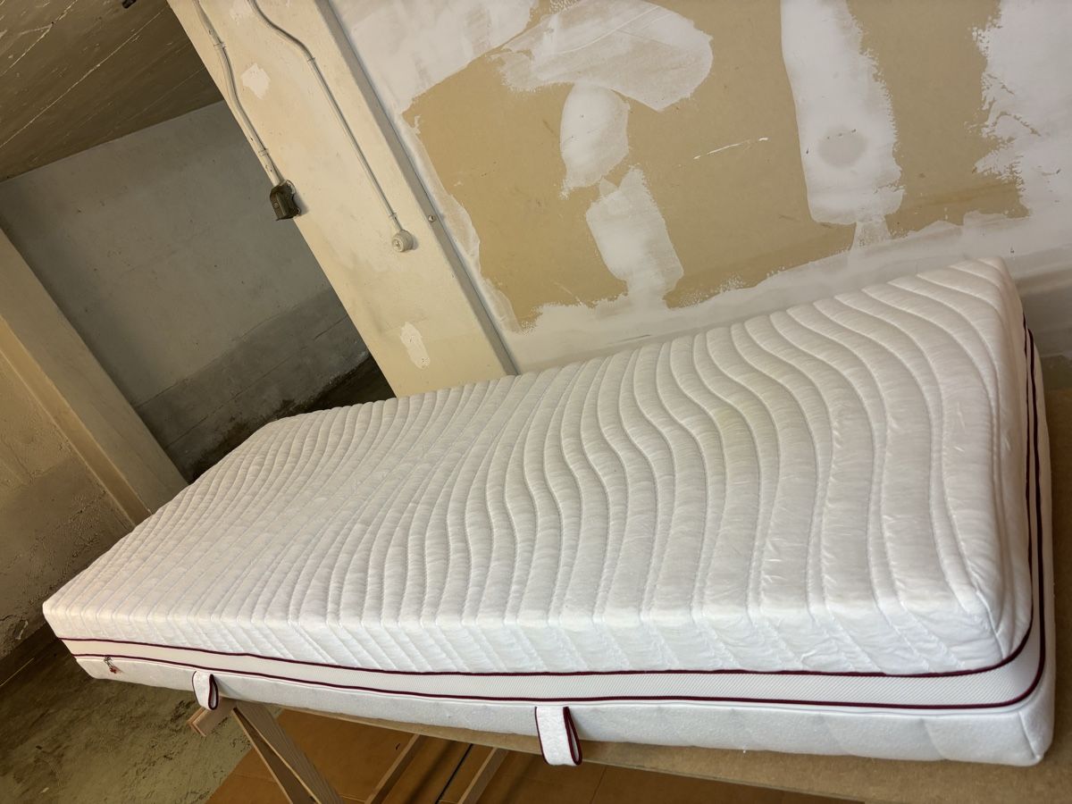 Materassi: Matratze 160x200 – Usato da Zug venduto da Deks 8