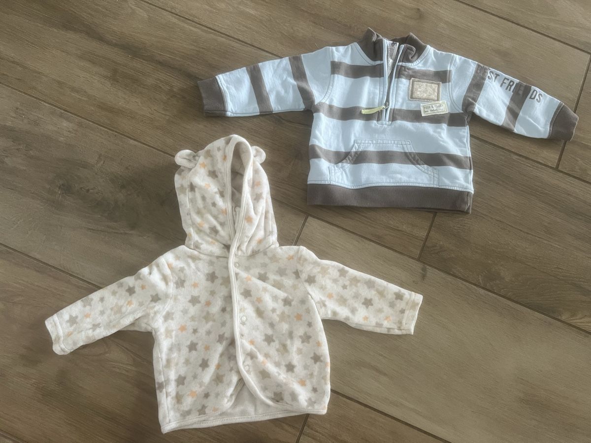 Kleiderpakete & -sets: 2 Baby Pullover Grösse 62/68 – Gebraucht aus Dübendorf von ali_g7p8