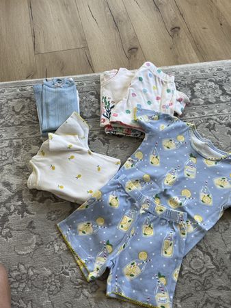4x Mädchen Unterhemden Grösse 140 neuwertig